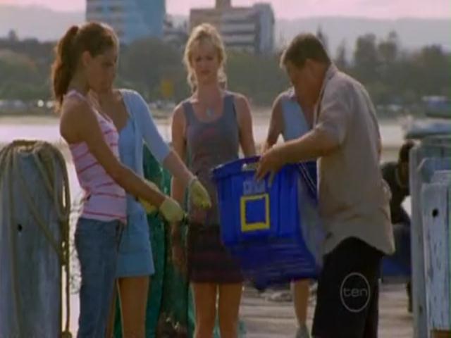 VampireDiariesWorld-dot-org_H20JustAddWater-S02e07-0961.jpg