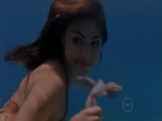 VampireDiariesWorld-dot-org_H20JustAddWater-S02e07-1028.jpg