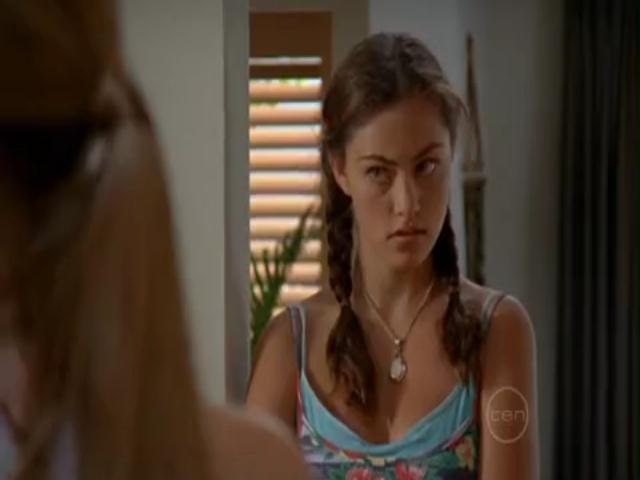 VampireDiariesWorld-dot-org_H20JustAddWater-S02e08-0800.jpg
