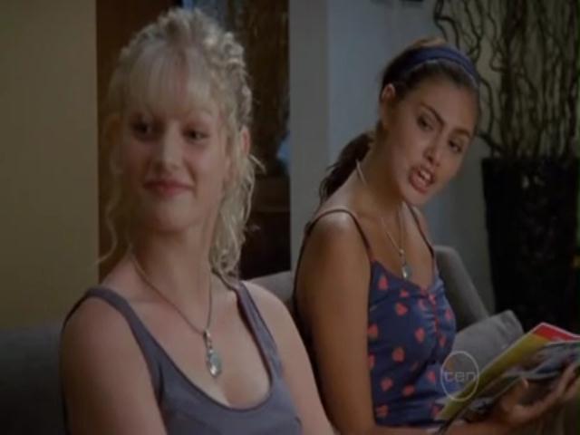 VampireDiariesWorld-dot-org_H20JustAddWater-S02e09-0445.jpg