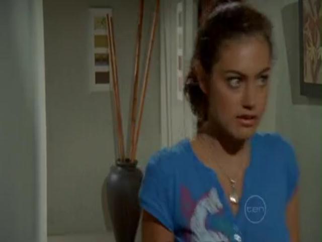 VampireDiariesWorld-dot-org_H20JustAddWater-S02e09-0993.jpg