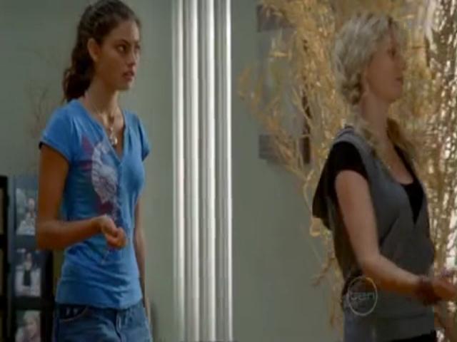 VampireDiariesWorld-dot-org_H20JustAddWater-S02e09-1002.jpg