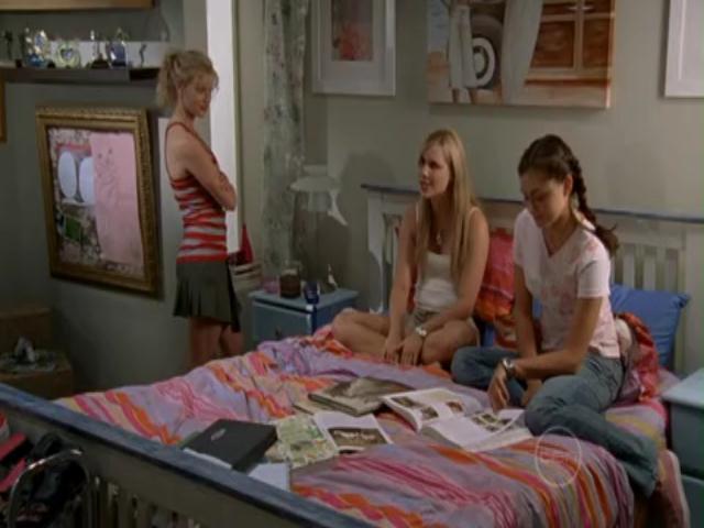 VampireDiariesWorld-dot-org_H20JustAddWater-S02e09-1281.jpg