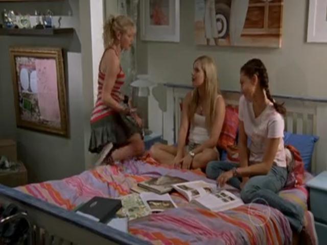 VampireDiariesWorld-dot-org_H20JustAddWater-S02e09-1290.jpg