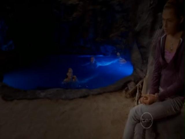 VampireDiariesWorld-dot-org_H20JustAddWater-S02e10-0117.jpg