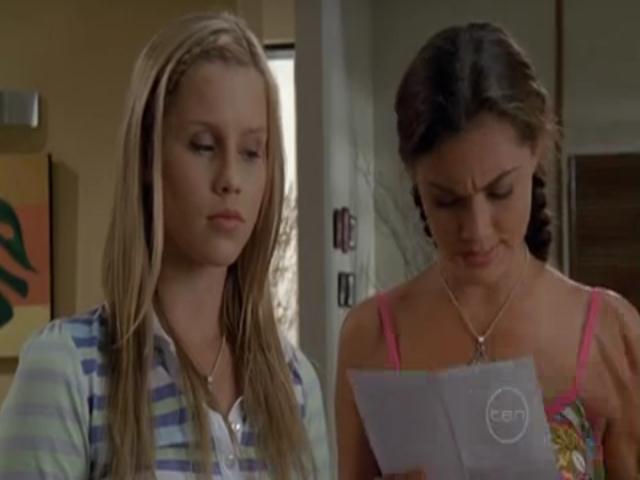 VampireDiariesWorld-dot-org_H20JustAddWater-S02e11-0317.jpg