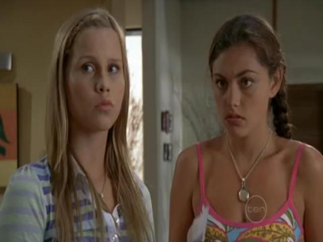 VampireDiariesWorld-dot-org_H20JustAddWater-S02e11-0324.jpg