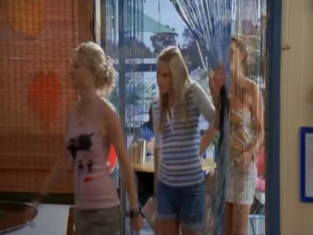 VampireDiariesWorld-dot-org_H20JustAddWater-S02e11-0342.jpg