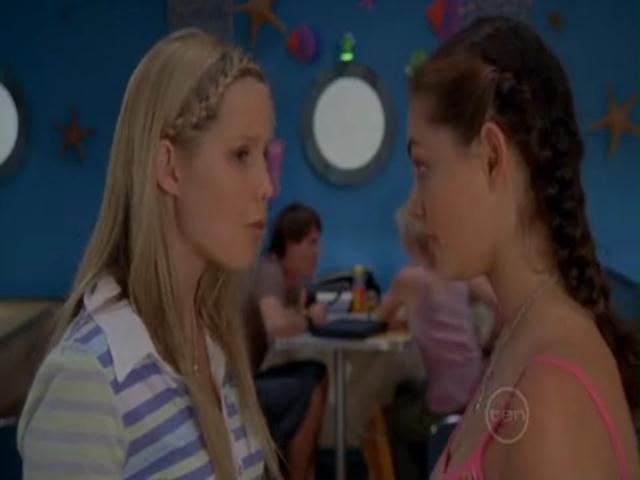 VampireDiariesWorld-dot-org_H20JustAddWater-S02e11-0363.jpg