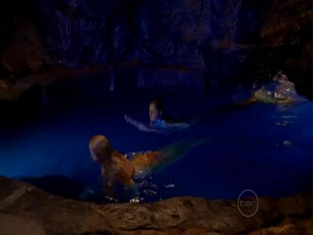VampireDiariesWorld-dot-org_H20JustAddWater-S02e11-0669.jpg