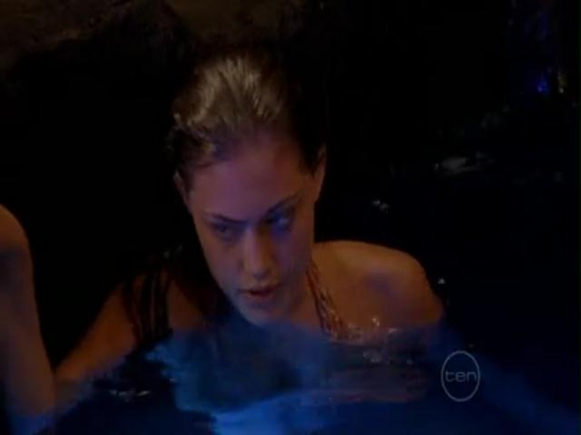 VampireDiariesWorld-dot-org_H20JustAddWater-S02e11-0690.jpg