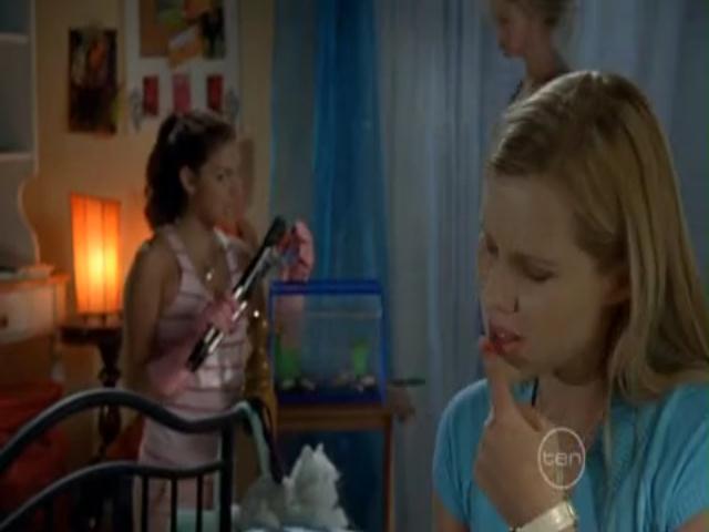 VampireDiariesWorld-dot-org_H20JustAddWater-S02e12-0036.jpg