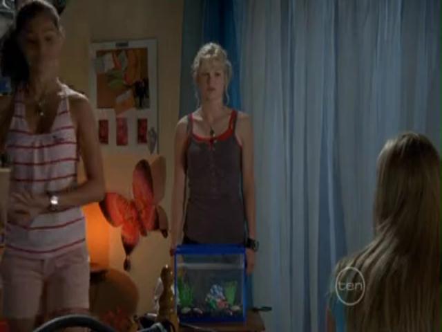 VampireDiariesWorld-dot-org_H20JustAddWater-S02e12-0077.jpg