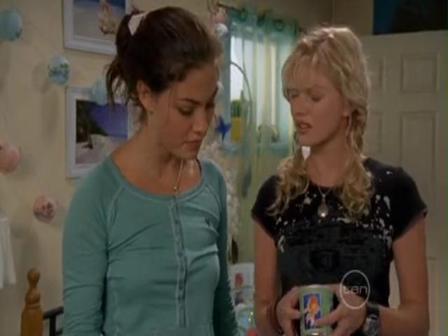 VampireDiariesWorld-dot-org_H20JustAddWater-S02e12-0359.jpg
