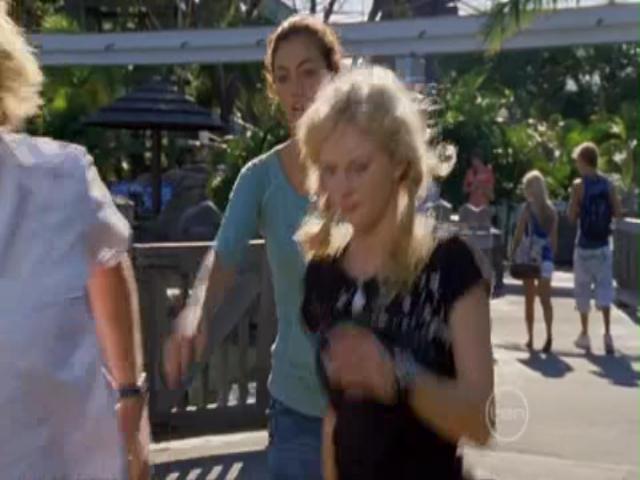 VampireDiariesWorld-dot-org_H20JustAddWater-S02e12-0468.jpg