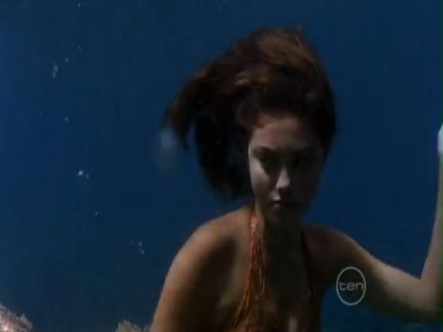 VampireDiariesWorld-dot-org_H20JustAddWater-S02e12-0813.jpg