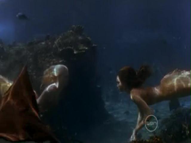VampireDiariesWorld-dot-org_H20JustAddWater-S02e12-0825.jpg