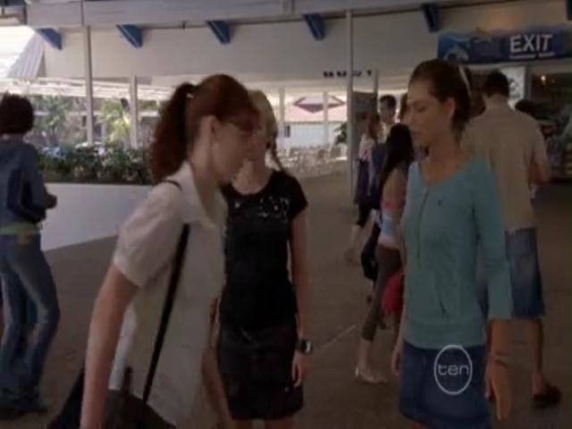VampireDiariesWorld-dot-org_H20JustAddWater-S02e12-0950.jpg
