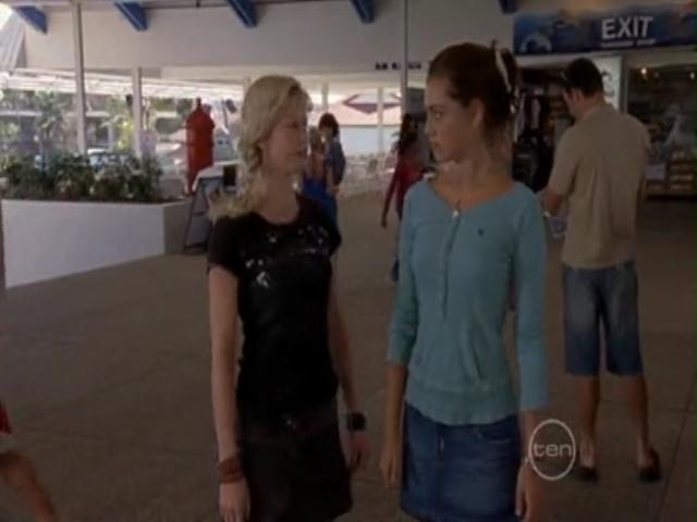 VampireDiariesWorld-dot-org_H20JustAddWater-S02e12-0958.jpg