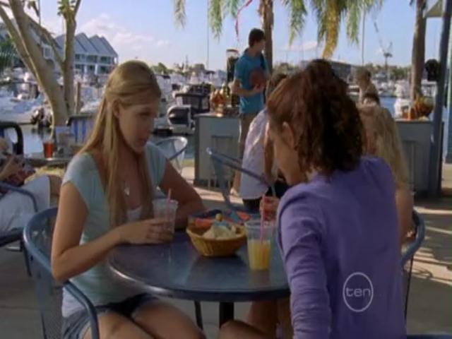 VampireDiariesWorld-dot-org_H20JustAddWater-S02e12-1289.jpg