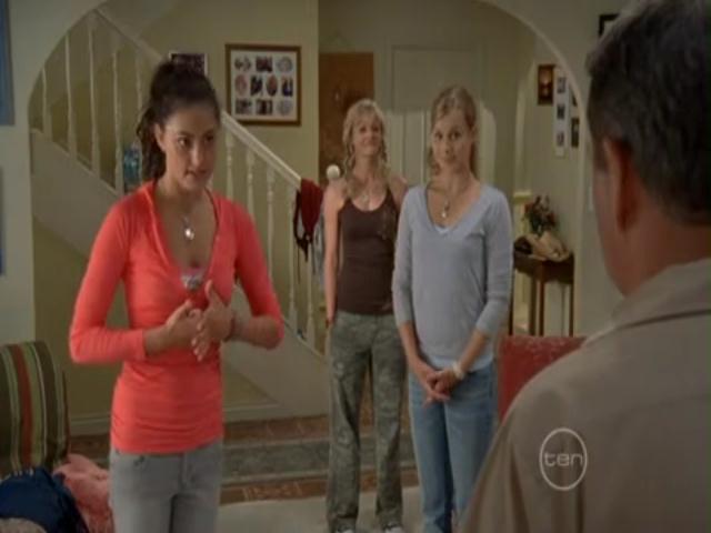 VampireDiariesWorld-dot-org_H20JustAddWater-S02e13-0108.jpg
