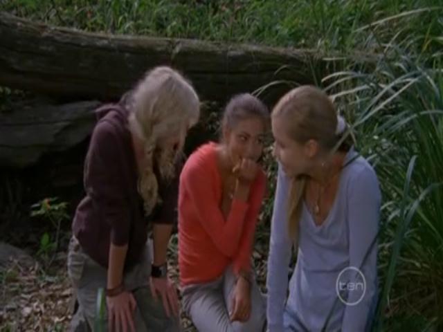 VampireDiariesWorld-dot-org_H20JustAddWater-S02e13-0426.jpg