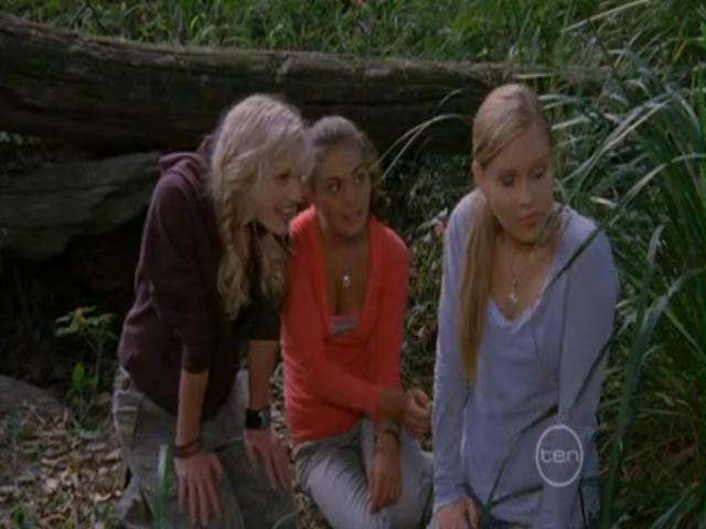 VampireDiariesWorld-dot-org_H20JustAddWater-S02e13-0432.jpg