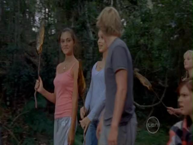 VampireDiariesWorld-dot-org_H20JustAddWater-S02e13-1222.jpg
