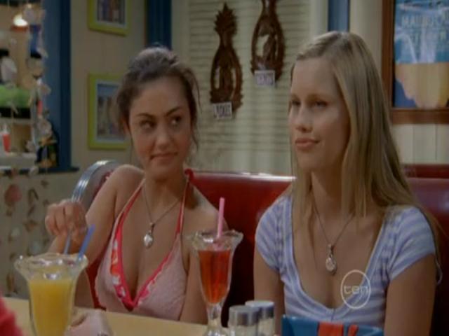 VampireDiariesWorld-dot-org_H20JustAddWater-S02e13-1261.jpg