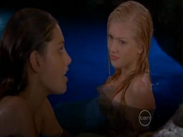 VampireDiariesWorld-dot-org_H20JustAddWater-S02e14-0424.jpg