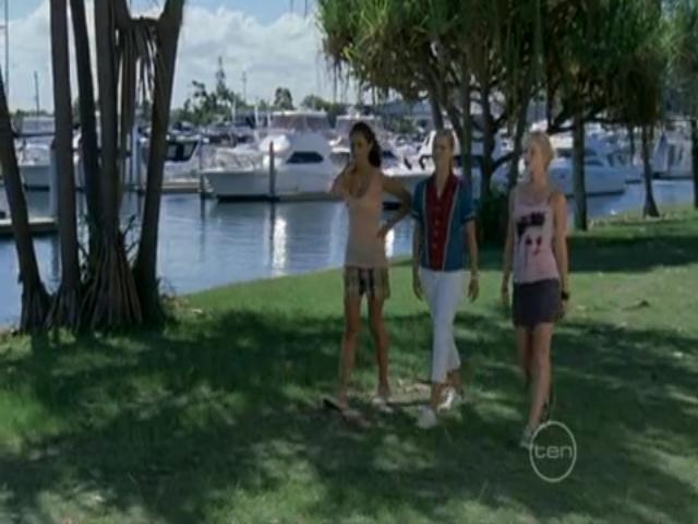 VampireDiariesWorld-dot-org_H20JustAddWater-S02e15-0939.jpg