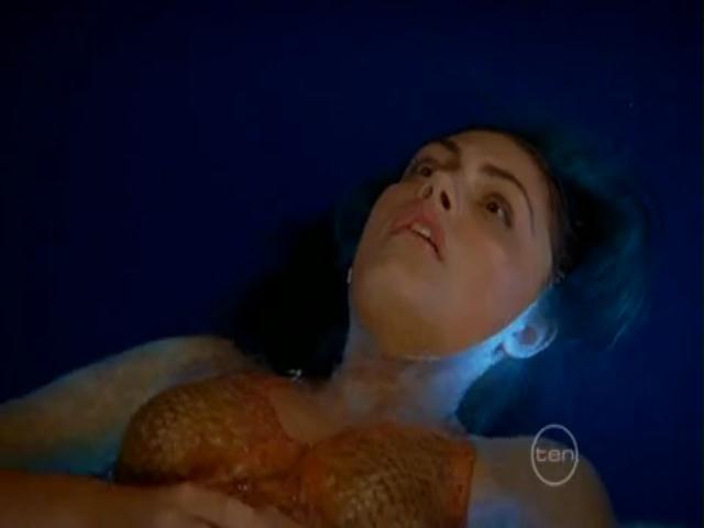 VampireDiariesWorld-dot-org_H20JustAddWater-S02e17-0024.jpg