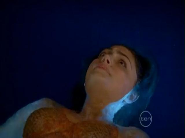 VampireDiariesWorld-dot-org_H20JustAddWater-S02e17-0030.jpg