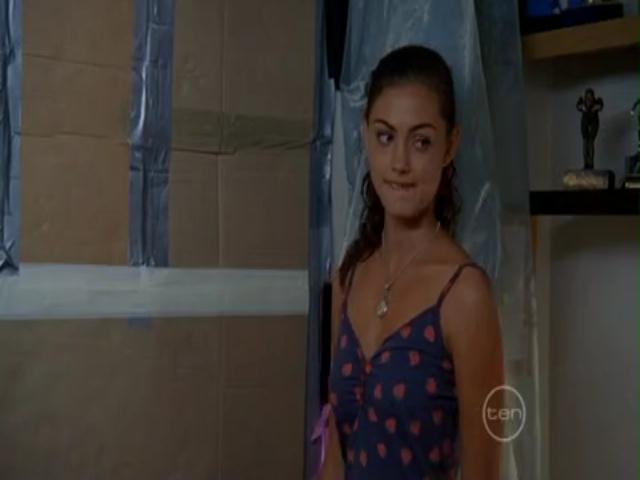VampireDiariesWorld-dot-org_H20JustAddWater-S02e17-0722.jpg