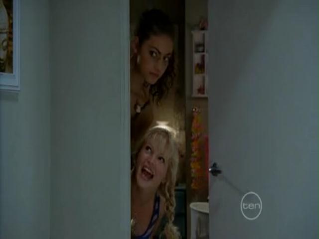 VampireDiariesWorld-dot-org_H20JustAddWater-S02e17-0767.jpg