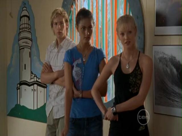 VampireDiariesWorld-dot-org_H20JustAddWater-S02e17-1268.jpg