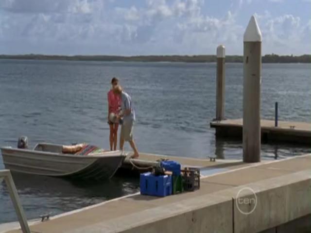 VampireDiariesWorld-dot-org_H20JustAddWater-S02e18-0608.jpg