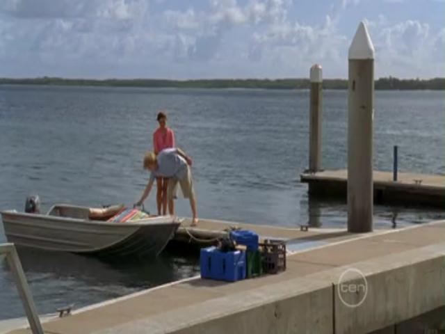 VampireDiariesWorld-dot-org_H20JustAddWater-S02e18-0609.jpg
