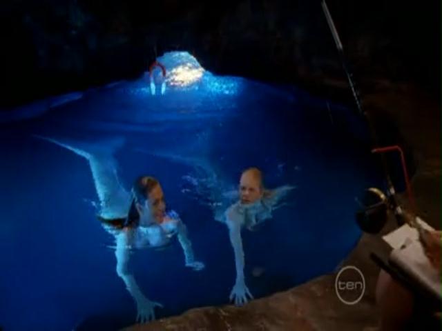VampireDiariesWorld-dot-org_H20JustAddWater-S02e19-0023.jpg