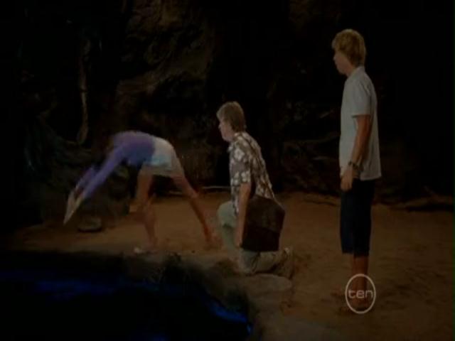 VampireDiariesWorld-dot-org_H20JustAddWater-S02e19-0895.jpg