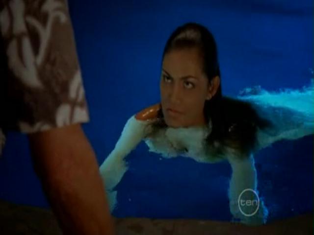 VampireDiariesWorld-dot-org_H20JustAddWater-S02e19-0904.jpg