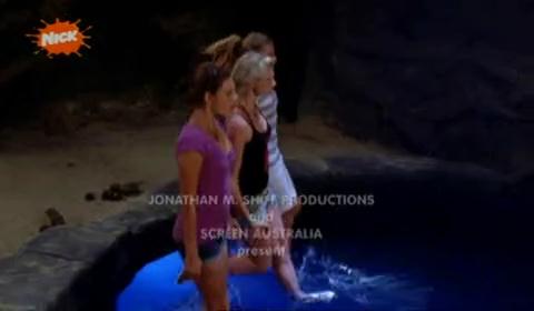VampireDiariesWorld-dot-org_H20JustAddWater-S03OpeningCredits-0007.jpg
