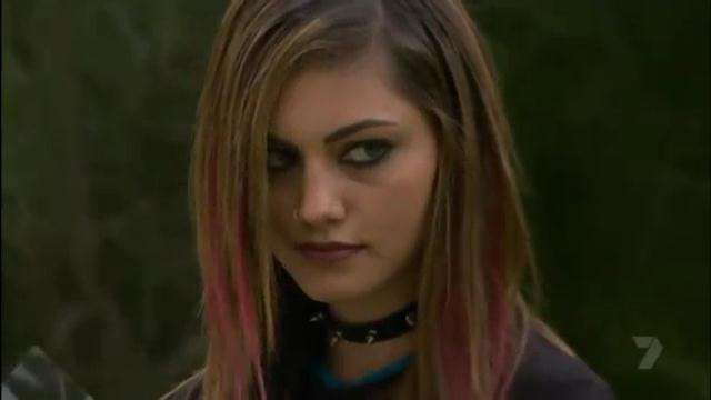 VampireDiariesWorld-dot-org_HomeAndAway-Episode5183-0802.jpg
