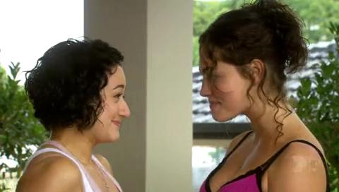 VampireDiariesWorld-dot-org_PackedToTheRafters-S02E13-1254.jpg VampireDiariesWorld-dot-org_PackedToTheRafters-S02E13-1254.jpg