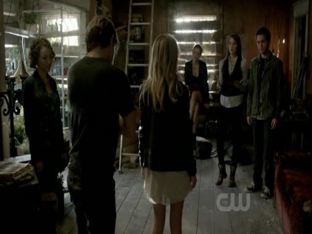 VampireDiariesWorld-dot-org_TheSecretCircle-S01E01-0838.jpg