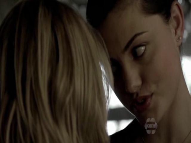 VampireDiariesWorld-dot-org_TheSecretCircle-S01E01-0934.jpg