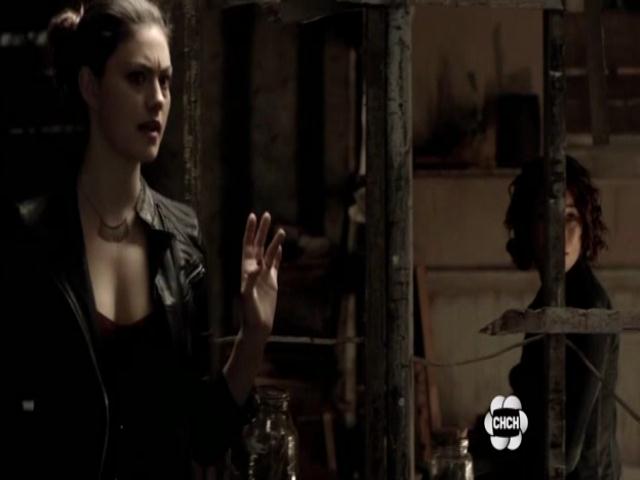 VampireDiariesWorld-dot-org_TheSecretCircle-S01E01-1196.jpg