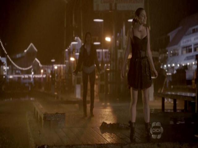 VampireDiariesWorld-dot-org_TheSecretCircle-S01E01-1515.jpg