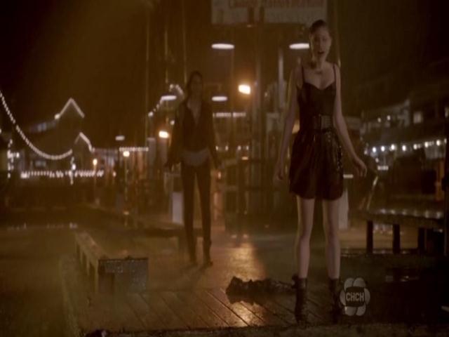 VampireDiariesWorld-dot-org_TheSecretCircle-S01E01-1516.jpg