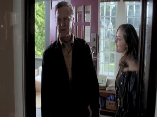 VampireDiariesWorld-dot-org_TheSecretCircle-S01E02-0043.jpg